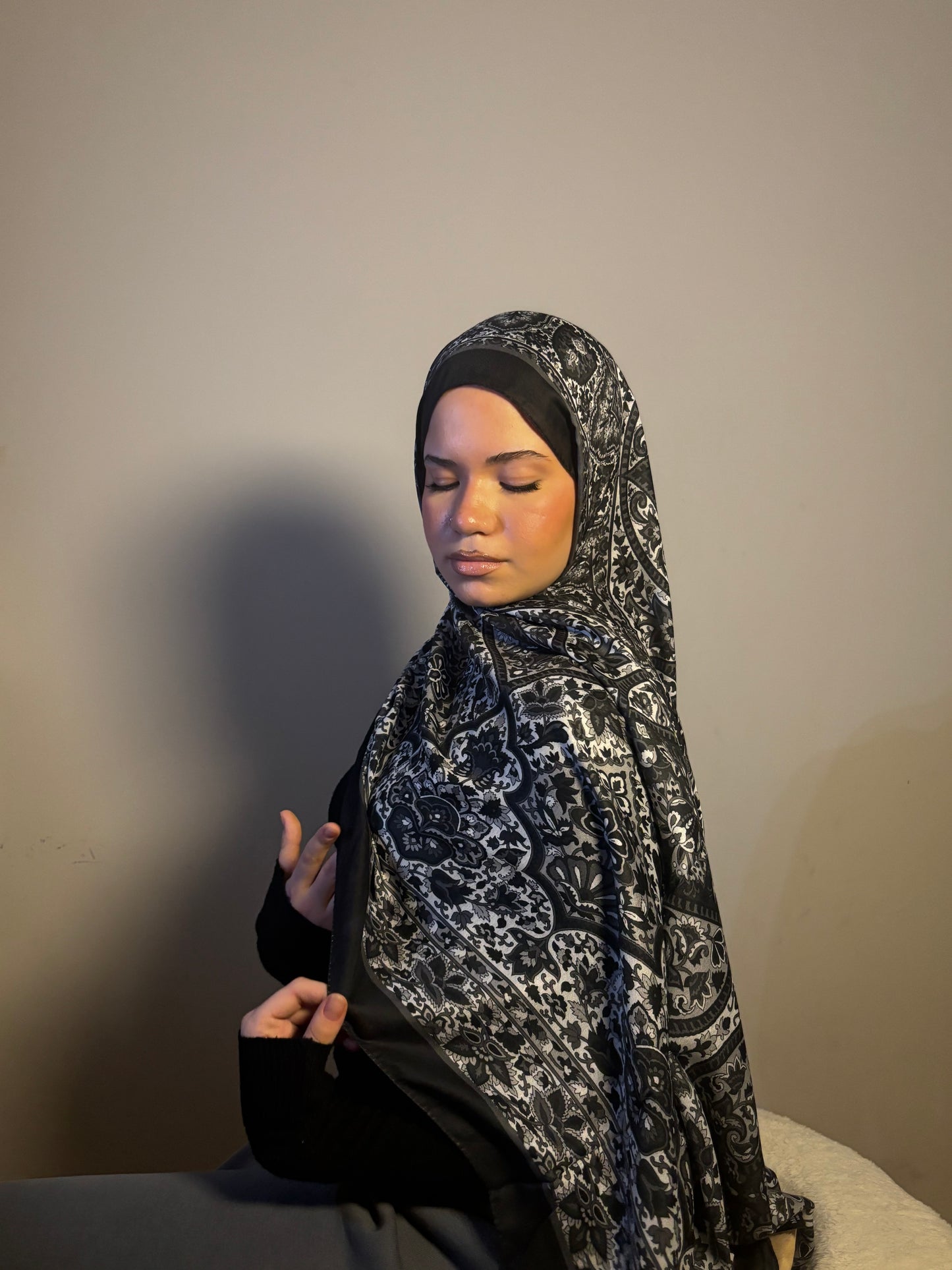 “Al-Aswad” black scarf